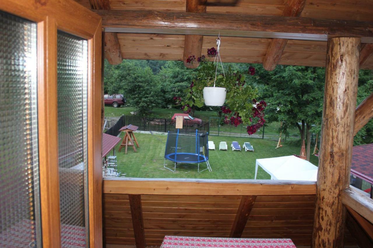 Villa Conacul De Sub Munte à Novaci-Străini Extérieur photo
